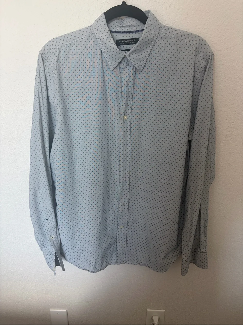 Banana Republic Light Blue Microdot Men's Button-Up Shirt